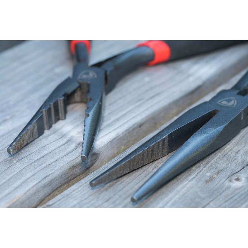 Pistol-grip fishing pliers for pike, perch, and zander